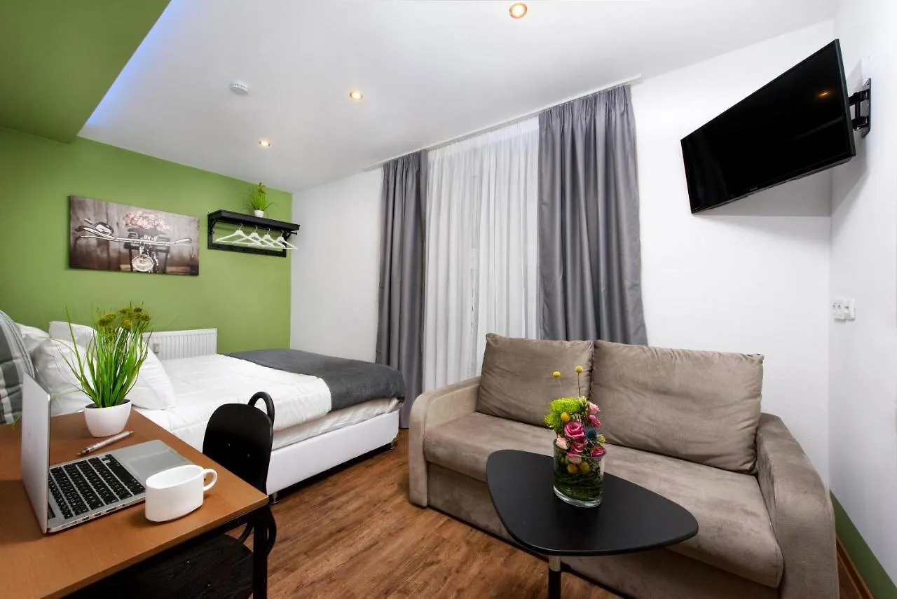 *** ゲストハウス Hotelzimmer In Berlin Prenzlauer Berg 2 Neu ドイツ